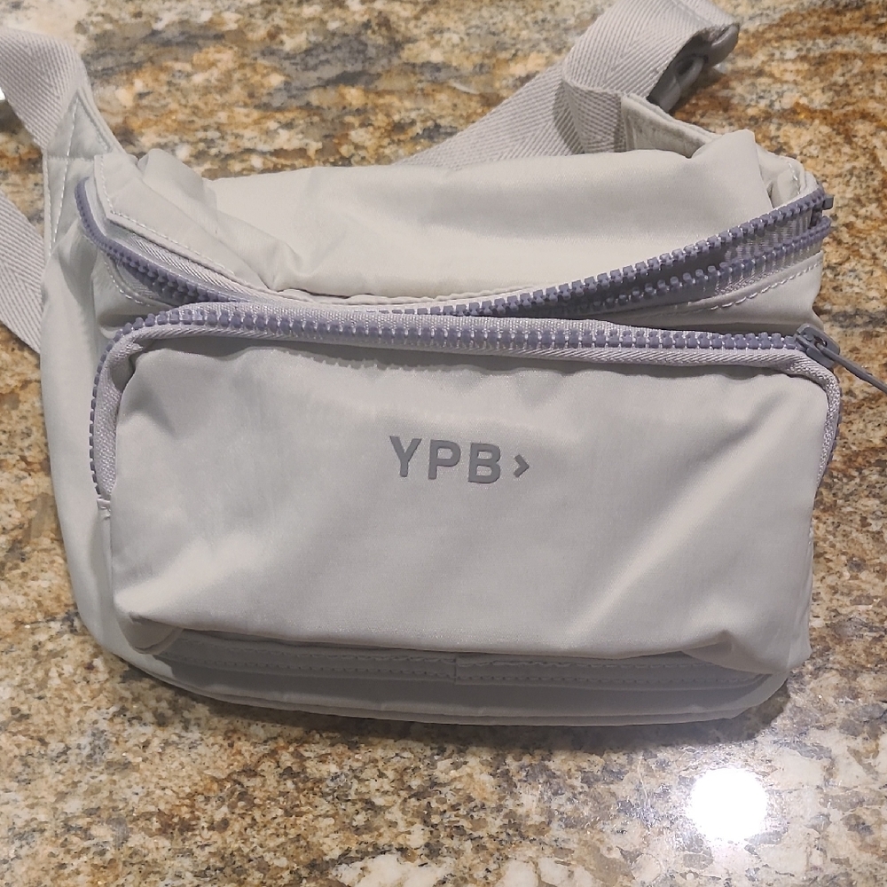 Abercrombie & Fitch Light Gray Belt Bag
